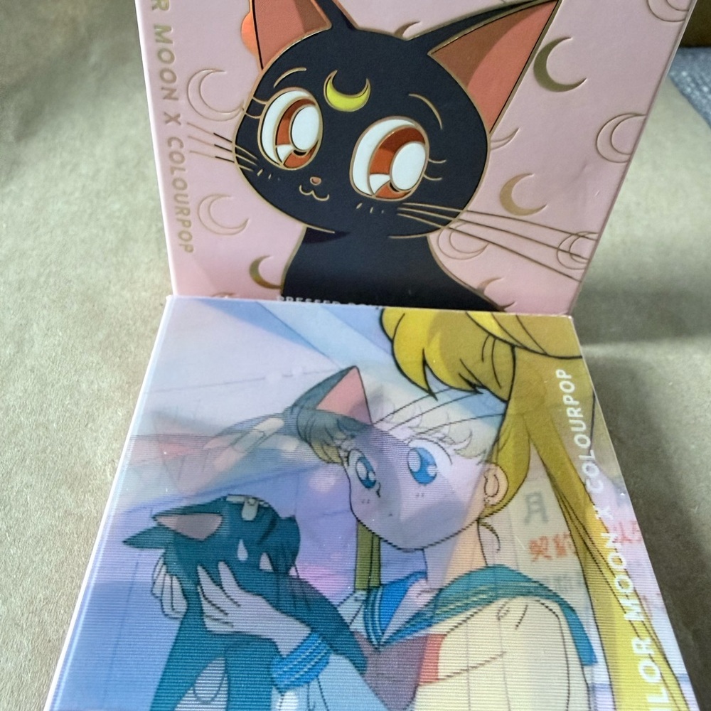 ✨🌙Sailor Moon Pressed Powder Blush From The Moon✨🌙✨✨✨✨✨✨✨✨✨✨✨✨